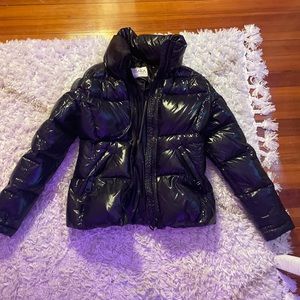 Sam coat- Literally only worn 5 times no holes size medium!